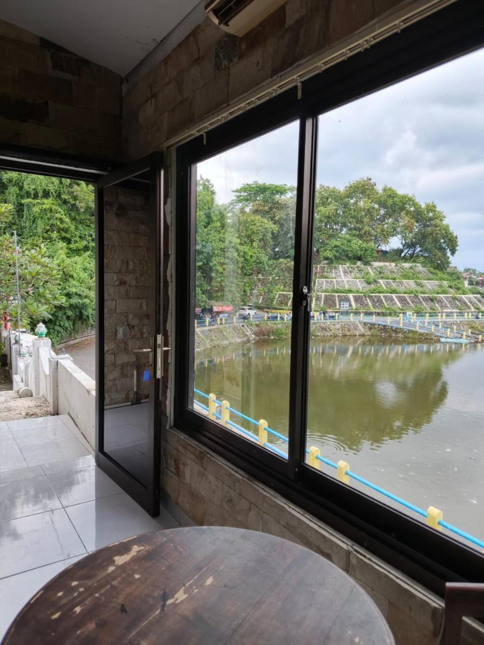 Omah Kenangan At Seven Trumpets Resort Maguwo Buitenkant foto