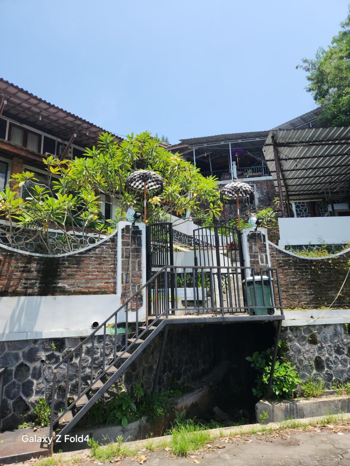 Omah Kenangan At Seven Trumpets Resort Maguwo Buitenkant foto