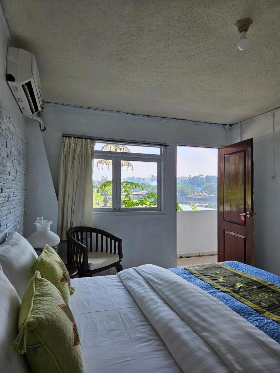 Omah Kenangan At Seven Trumpets Resort Maguwo Buitenkant foto